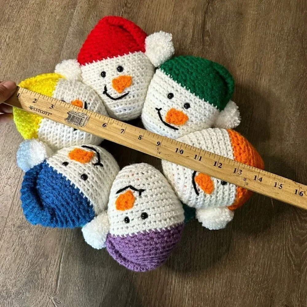 Handcrafted Crochet Snowmen Plush Wreath Cheery Colorful Christmas Decor 14”